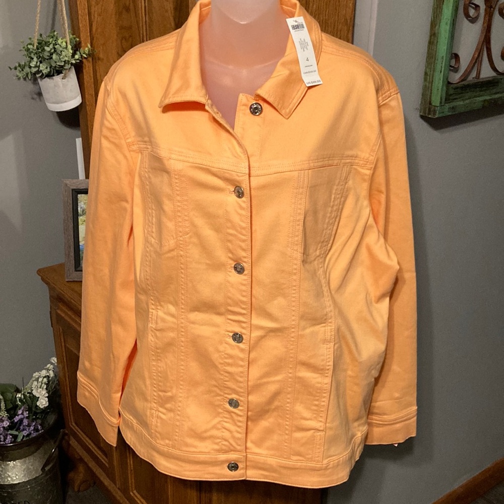 Chicos Button Front Jacket Size 4 NWT